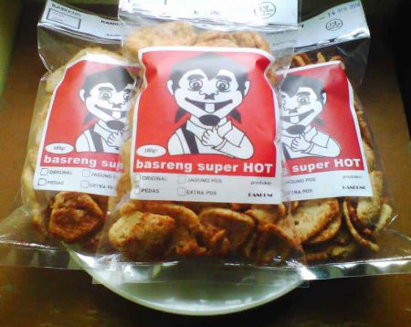 Oleh-oleh khas Bandung - Basreng asin dan pedas