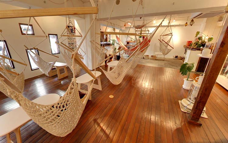 Cafe Di Dunia Dengan Desain Interior Yang Aneh Dan Unik - Mahika Mano Hammock Cafe, Jepang