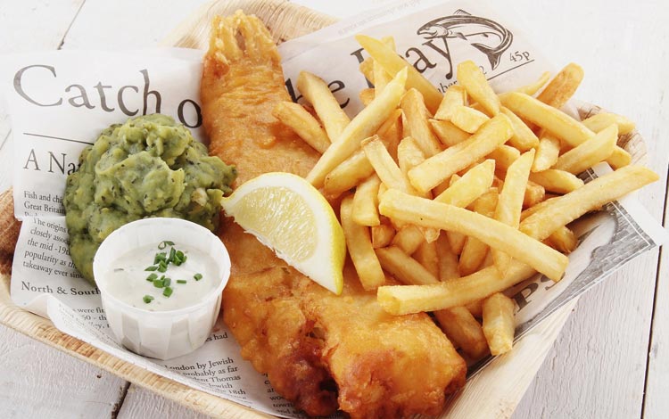 Daftar Street Food Terenak dan Terpopuler Dari Seluruh Dunia - Fish and chips, Inggris