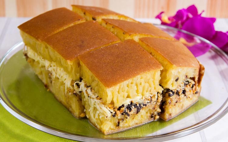 Daftar Street Food Terenak dan Terpopuler Dari Seluruh Dunia - Martabak, Indonesia