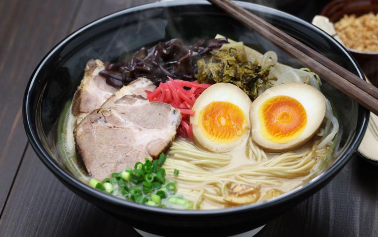 Daftar Street Food Terenak dan Terpopuler Dari Seluruh Dunia - Ramen, Jepang