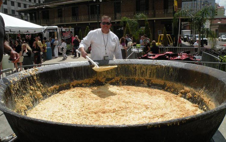 Deretan Makanan Dengan Ukuran Super Jumbo - Mac N' Cheese