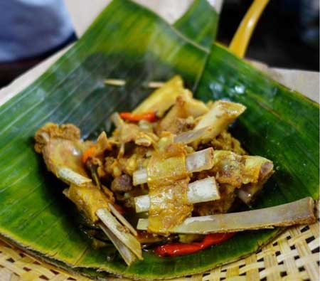 Tempat Makan Yang Enak Dan Murah Di Solo - Tengkleng Klewer Bu Edi