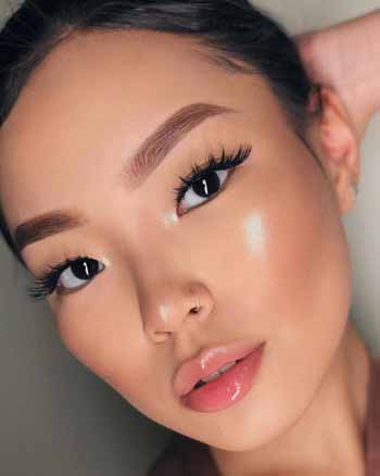 Tips-Makeup-Agar-Terlihat-Lebih-Muda