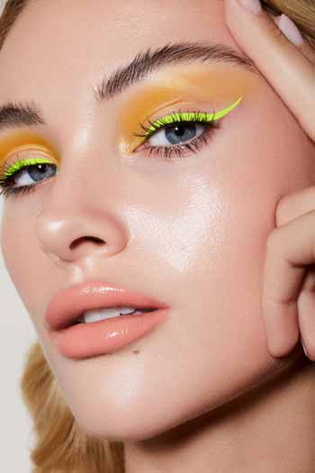 Trend-Makeup-2020-Eyeshadow-berwarna-neon