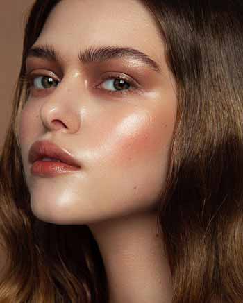 Trend-Makeup-2020-Glass-skin