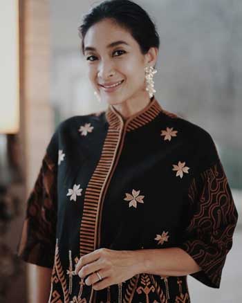 Artis Indonesia Berkulit Eksotis - Happy Salma