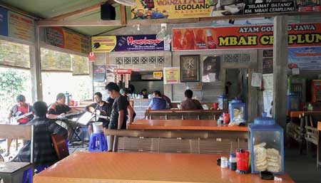 Tempat Wisata Kuliner Di Jogja - Ayam Goreng Mbah Cemplung