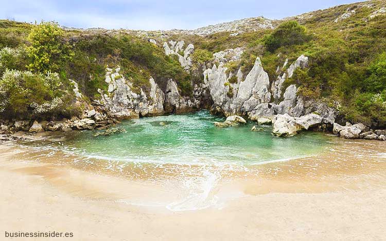 fakta seputar pantai Gulpiyuri