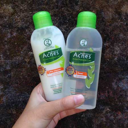 Rekomendasi Makeup Remover Yang Bagus - Acnes Natural Care Milk Cleanser Oil Control & Oil Control Toner