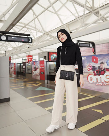 Inspirasi Outfit Kasual Wanita Yang Simple dan Minimalis