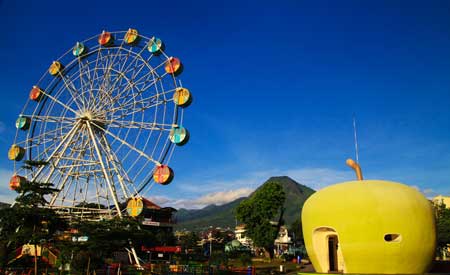 Tempat Wisata Malang Terbaru Dan Terpopuler - Alun-alun Kota Batu