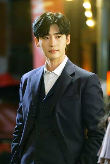 Artis Korea Bayaran Termahal 2020 - Lee Jong Suk