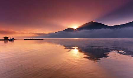 Tempat Melihat Sunrise Terbaik Di Indonesia - Danau Batur, Bali