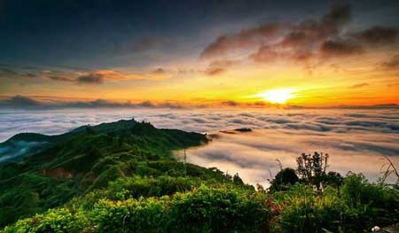 Tempat Melihat Sunrise Terbaik Di Indonesia - Gunung Kerinci, Jambi