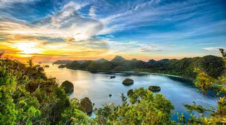 Tempat Melihat Sunrise Terbaik Di Indonesia - Raja Ampat, Papua