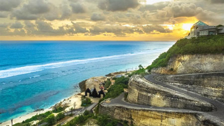 15 Pantai Terbaik dan Terindah di Bali - Pantai Melasti Ungasan