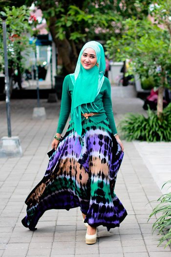 OOTD Tie Dye Hijab Kekinian