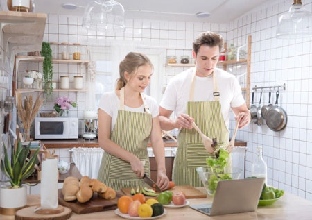 Apakah Setiap Wanita Harus Bisa Memasak