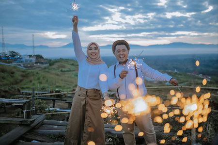 Ide Foto Prewedding Outdoor Casual