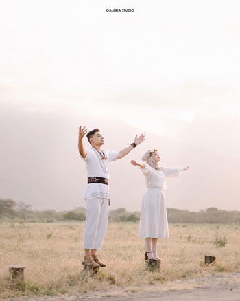 Ide Foto Prewedding Outdoor Casual