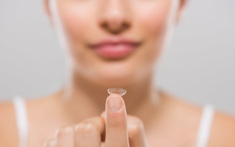 Tips Dan Cara Merawat Softlens Yang Benar