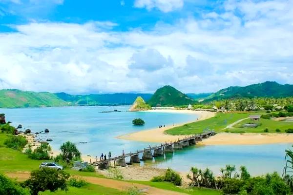 Pantai di Lombok Terpopuler