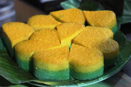 Aneka Kue Khas Makassar