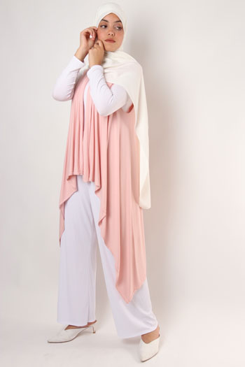 Mix And Match Cardigan Tanpa Lengan Untuk Tampil Trendi