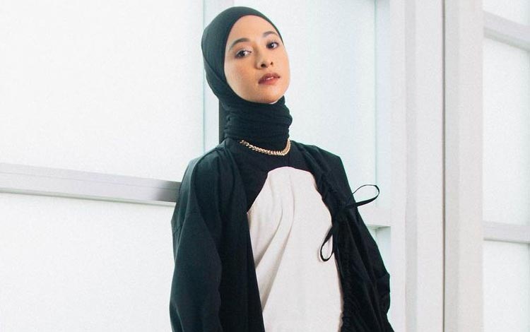 Kabar Terbaru Poppy Bunga
