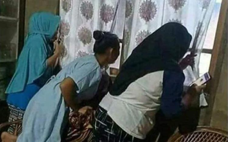 Kelakuan tetangga yang ngeselin