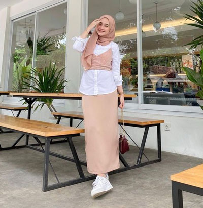 Inspirasi OOTD Hijab Kekinian Buat Ngabuburit