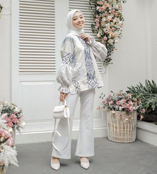 Inspirasi OOTD Baju Lengan Balon Hijab